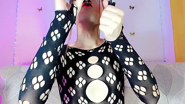 TatiGil online show from 9, 7, 2026