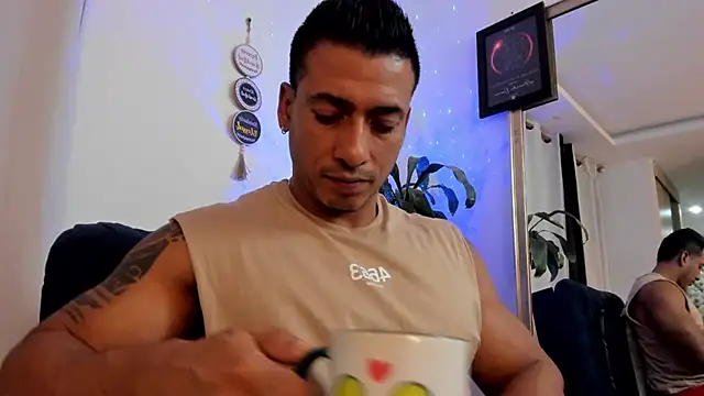 aaroncolombia online show from 25, 9, 2025