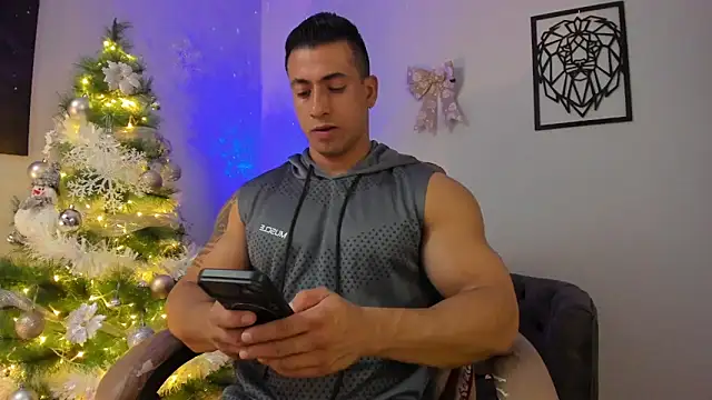 aaroncolombia online show from 11, 12, 2024
