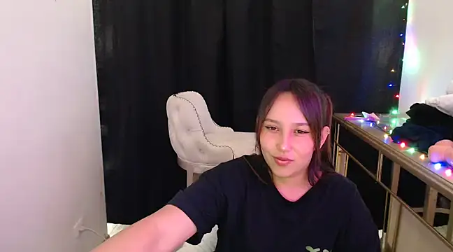 Snapshot of Skarlet_Adams28 chatting on 20, 1, 2025 Skarlet Adams28 online show from 20, 1, 2025