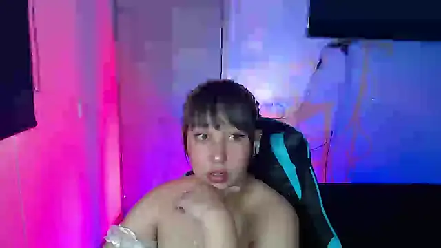 Skarlet Adams28 online show from 13, 4, 2026