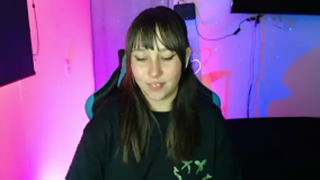 Skarlet Adams28 online show from 7, 4, 2026