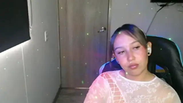 Skarlet Adams28 online show from 4, 3, 2026