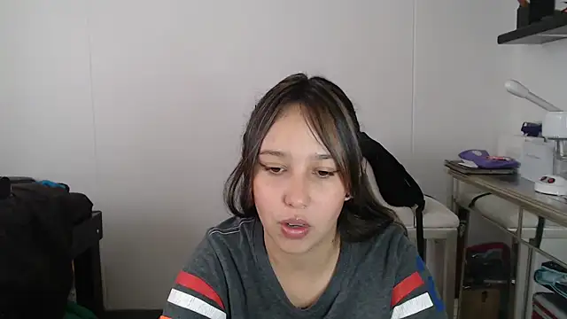 Snapshot of Skarlet_Adams28 chatting on 8, 3, 2025 Skarlet Adams28 online show from 8, 3, 2025