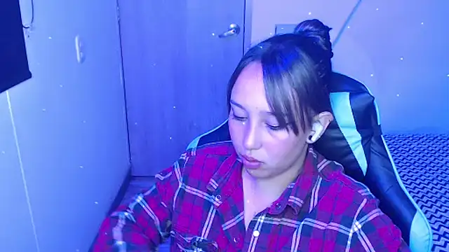 Skarlet Adams28 online show from 18, 2, 2026