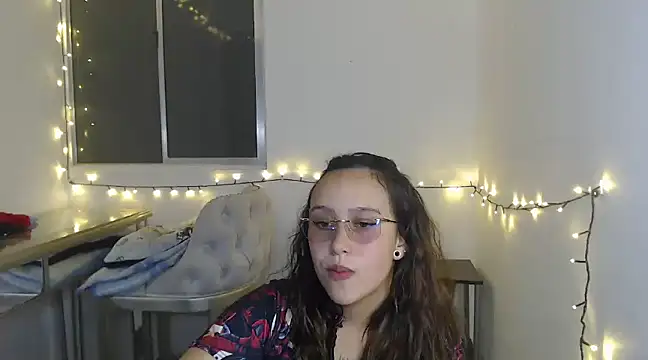 Snapshot of Skarlet_Adams28 chatting on 3, 2, 2025 Skarlet Adams28 online show from 3, 2, 2025
