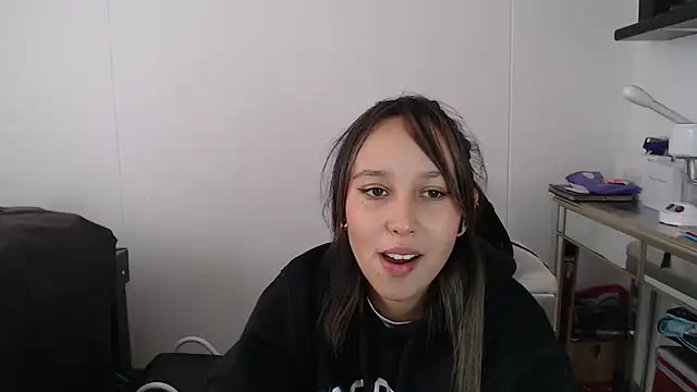 Snapshot of Skarlet_Adams28 chatting on 6, 3, 2025 Skarlet Adams28 online show from 6, 3, 2025