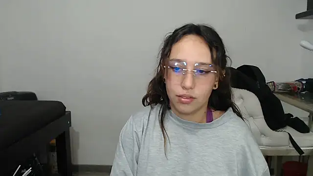 Snapshot of Skarlet_Adams28 chatting on 6, 2, 2025 Skarlet Adams28 online show from 6, 2, 2025