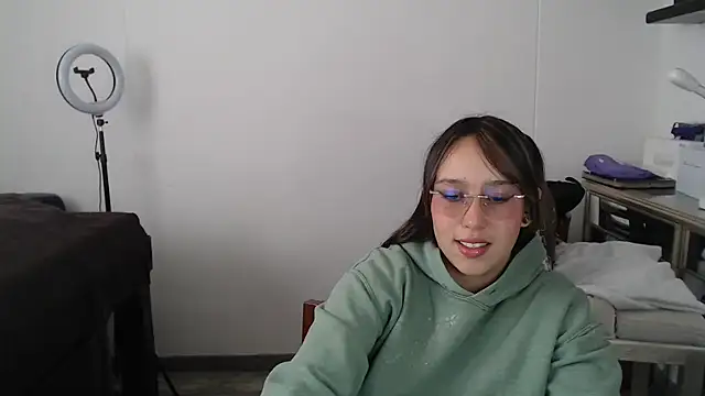Snapshot of Skarlet_Adams28 chatting on 10, 3, 2025 Skarlet Adams28 online show from 10, 3, 2025