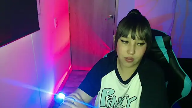 Skarlet Adams28 online show from 16, 4, 2026