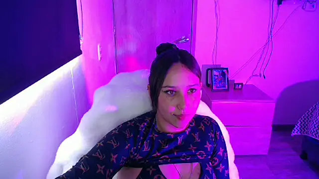 Snapshot of Skarlet_Adams28 chatting on 11, 9, 2025 Skarlet Adams28 online show from 11, 9, 2025