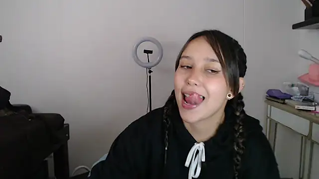 Snapshot of Skarlet_Adams28 chatting on 21, 3, 2025 Skarlet Adams28 online show from 21, 3, 2025