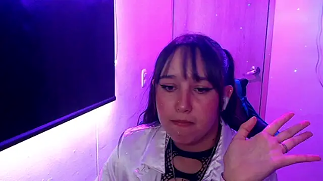Snapshot of Skarlet_Adams28 chatting on 6, 5, 2026 Skarlet Adams28 online show from 6, 5, 2026
