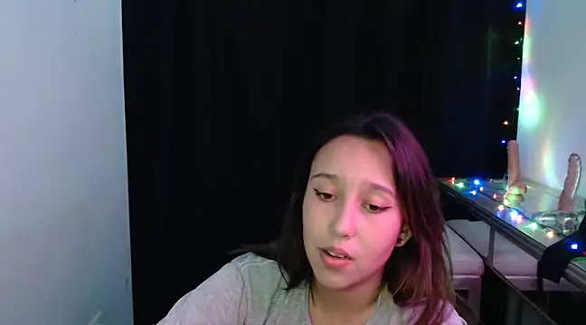 Snapshot of Skarlet_Adams28 chatting on 17, 1, 2025 Skarlet Adams28 online show from 17, 1, 2025