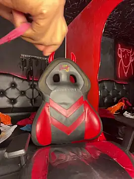 Snapshot of Thyana_LS chatting on 30, 10, 2025 Thyana LS online show from 30, 10, 2025