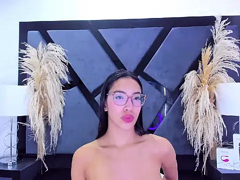 KylieWhite online show from 21, 2, 2025