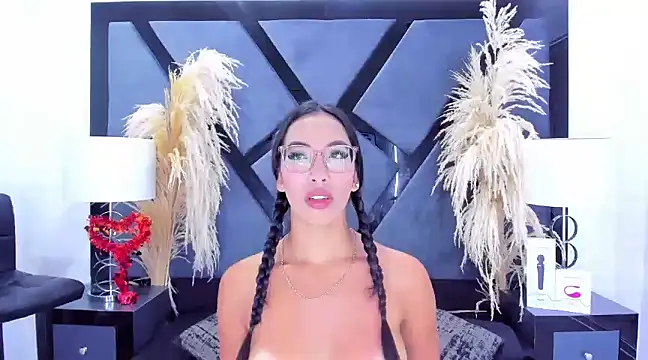 KylieWhite online show from 1, 2, 2025