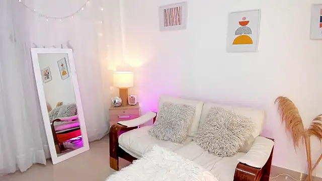 viooletaa online show from 4, 10, 2025