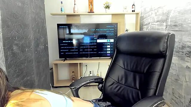 juliasprousse  online show from 29, 1, 2025