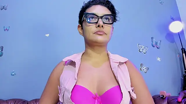 Kaira mosse online show from 5, 11, 2025