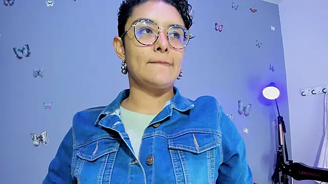 Kaira mosse online show from 4, 11, 2025