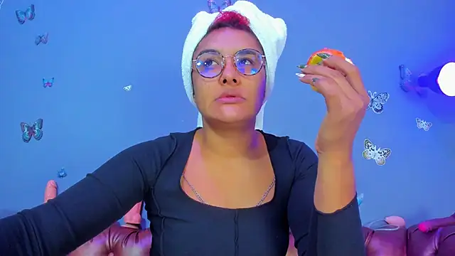 Kaira mosse online show from 3, 4, 2026