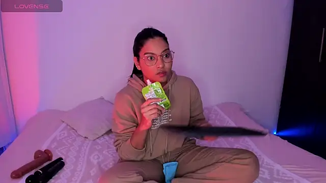 AnneteLynch online show from 6, 3, 2026