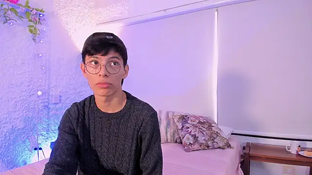 Snapshot of alexandersawyer chatting on 4, 3, 2025 alexandersawyer online show from 4, 3, 2025