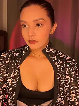 Melanyprada online show from 11, 7, 2026