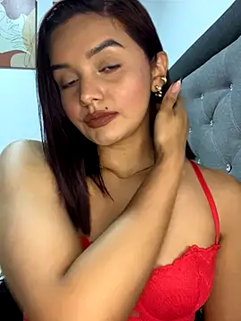 Melanyprada online show from 28, 11, 2025