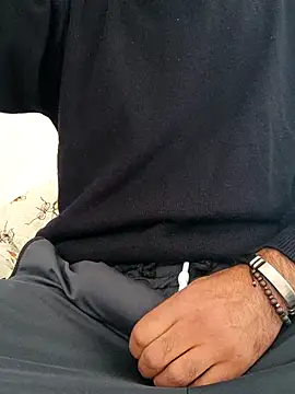 Snapshot of Rdm_b chatting on 8, 11, 2025 Rdm b online show from 8, 11, 2025