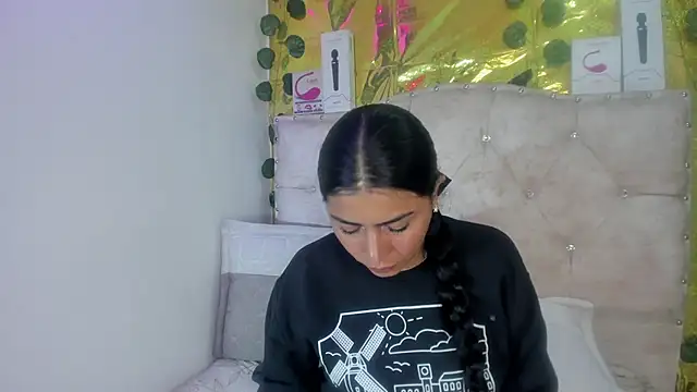 cristalconnorr online show from 14, 5, 2026