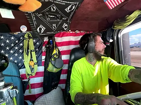 Snapshot of XMeF10 chatting on 6, 1, 2026 XMeF10 online show from 6, 1, 2026