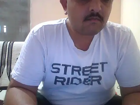 Snapshot of Akhil3290 chatting on 2, 5, 2026 Akhil3290 online show from 2, 5, 2026