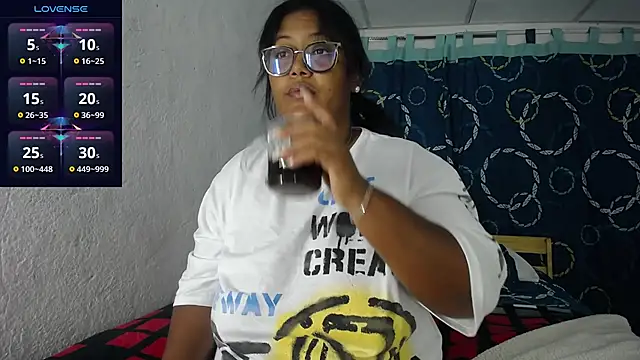 Snapshot of miajoseph_ chatting on 5, 5, 2026 miajoseph online show from 5, 5, 2026