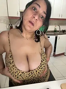 paulinaDiaz1 online show from 13, 3, 2025