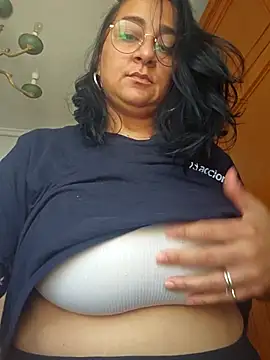 Snapshot of paulinaDiaz1 chatting on 11, 5, 2026 paulinaDiaz1 online show from 11, 5, 2026