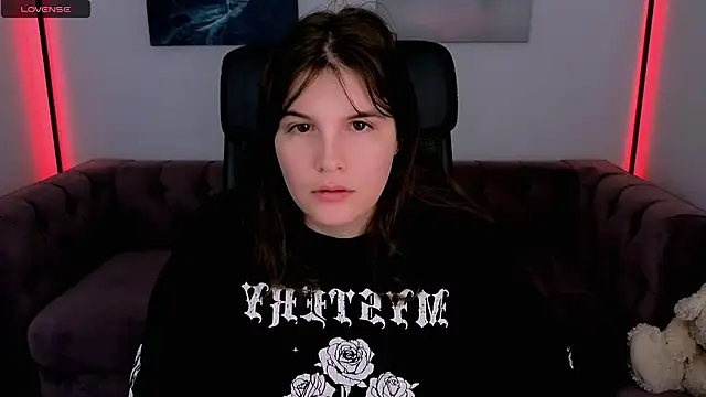 Ruyjin Choi online show from 19, 10, 2025