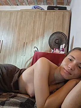 HelenHoltz online show from 5, 3, 2026