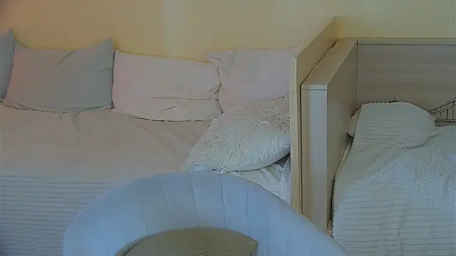 BritneyCruze online show from 2, 4, 2026