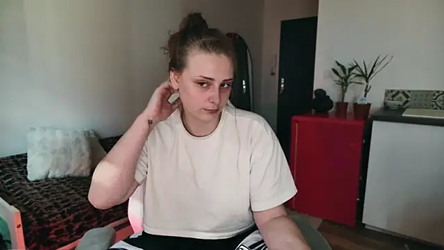 Snapshot of ce_leste__ chatting on 12, 5, 2026 ce leste online show from 12, 5, 2026