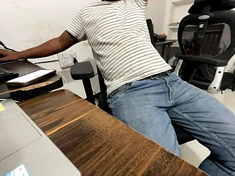 real meet girl finding in online show from 23, 10, 2025