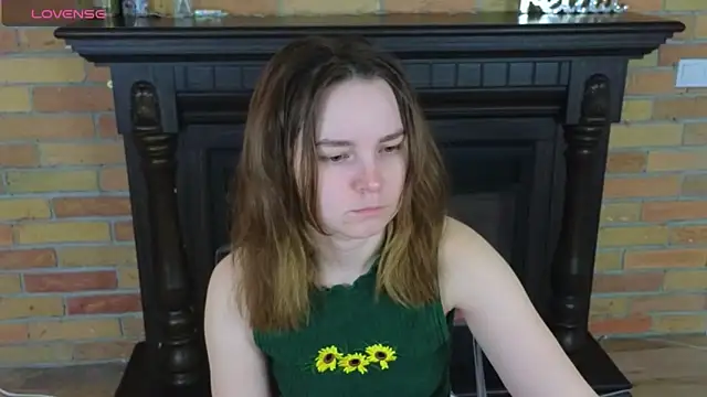 Snapshot of Ellie_Sunset chatting on 5, 5, 2026 Ellie Sunset online show from 5, 5, 2026