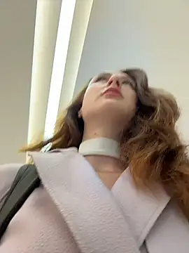 Dina Tease online show from 7, 10, 2025