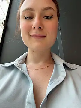 Snapshot of Dina_Tease chatting on 4, 8, 2026 Dina Tease online show from 4, 8, 2026