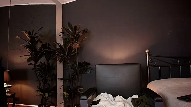 LeanaMature online show from 4, 3, 2025