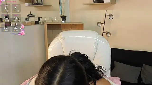 Snapshot of Saray_reyes chatting on 21, 11, 2025 Saray reyes online show from 21, 11, 2025