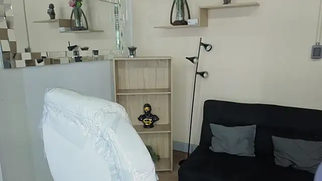 Snapshot of Saray_reyes chatting on 12, 11, 2025 Saray reyes online show from 12, 11, 2025