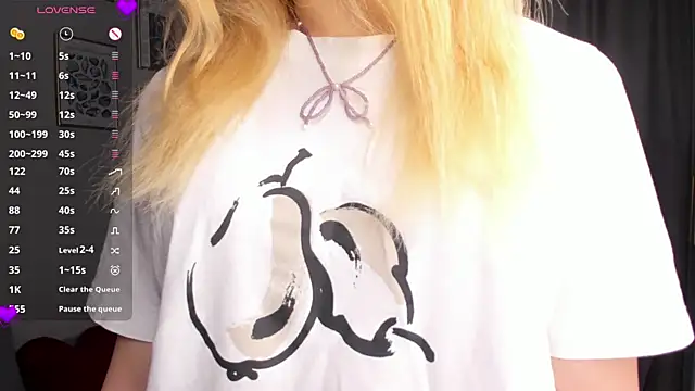 OdetteHarwick online show from 15, 11, 2025