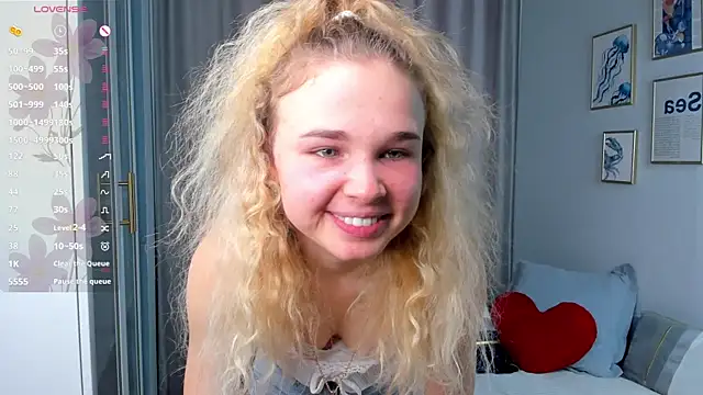 OdetteHarwick online show from 11, 10, 2025